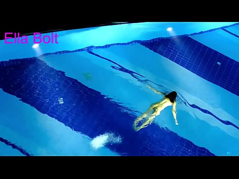 ❤️ Non podo deixar de mirar, unha moza loira que é sorprendida nadando espida na piscina do resort ELLA BOLT ☑ Porno vk en % gl.rex-porn-com.ru % ﹏